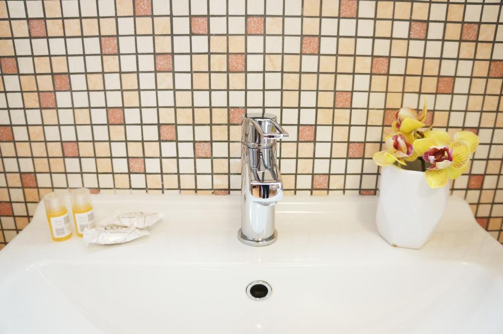 B&B Stephany Тирано Номер фото