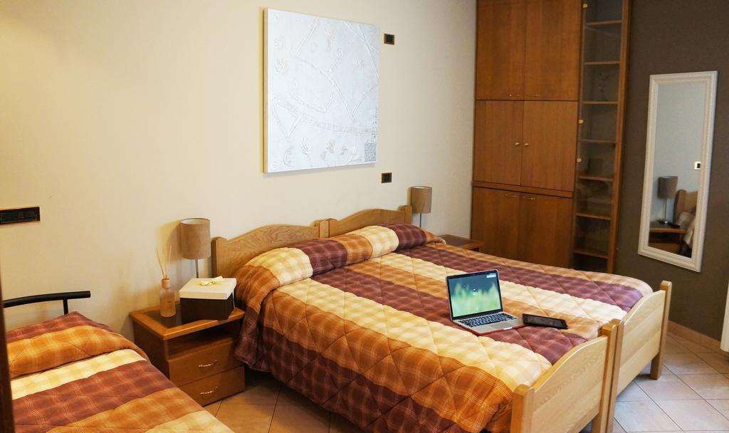 B&B Stephany Тирано Номер фото