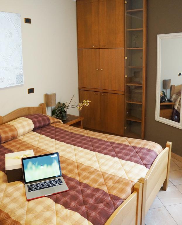 B&B Stephany Тирано Номер фото