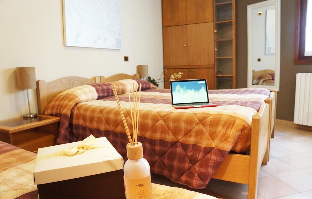 B&B Stephany Тирано Номер фото